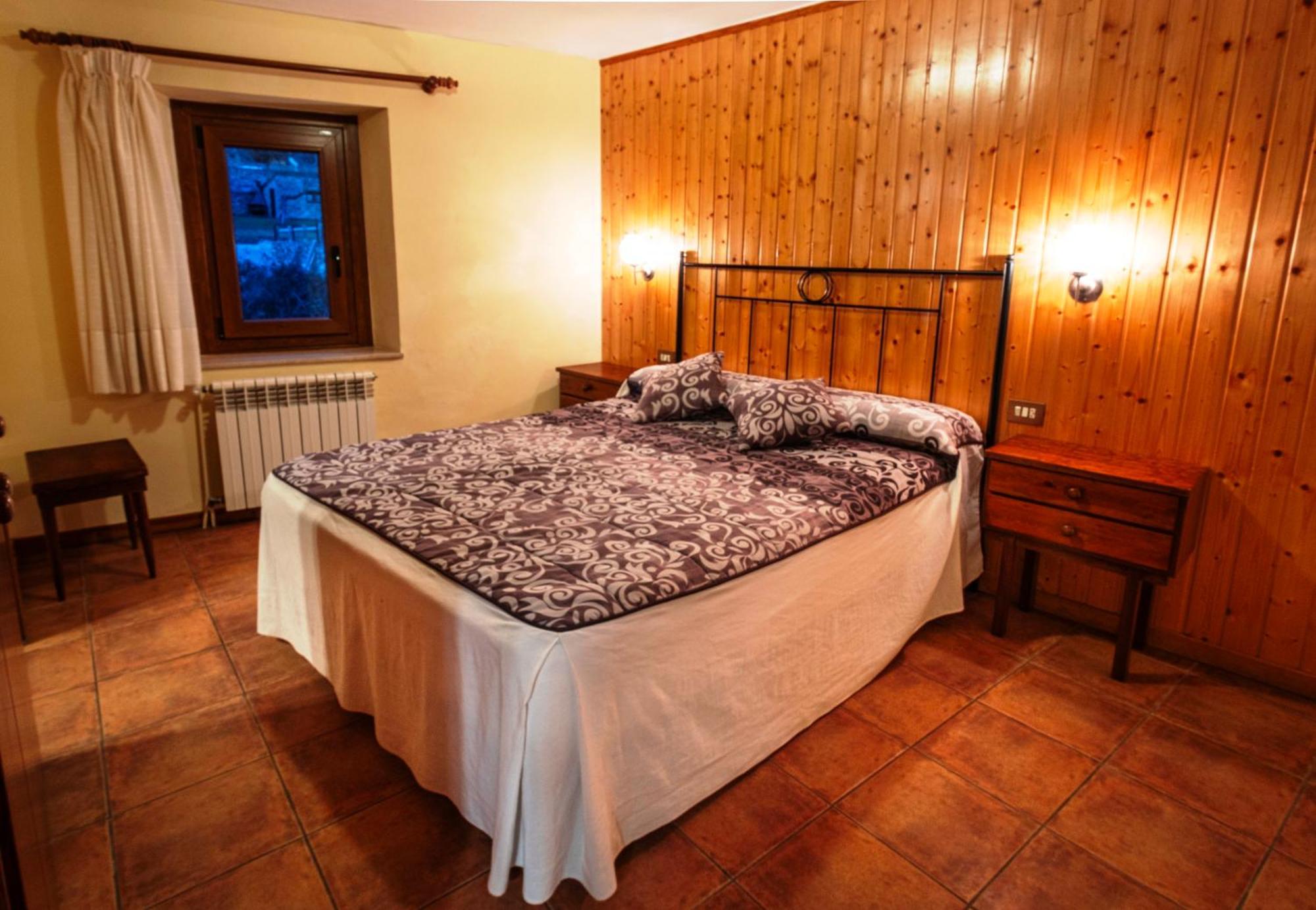Can Tubau - Casa Rural - Apartaments Campelles ภายนอก รูปภาพ