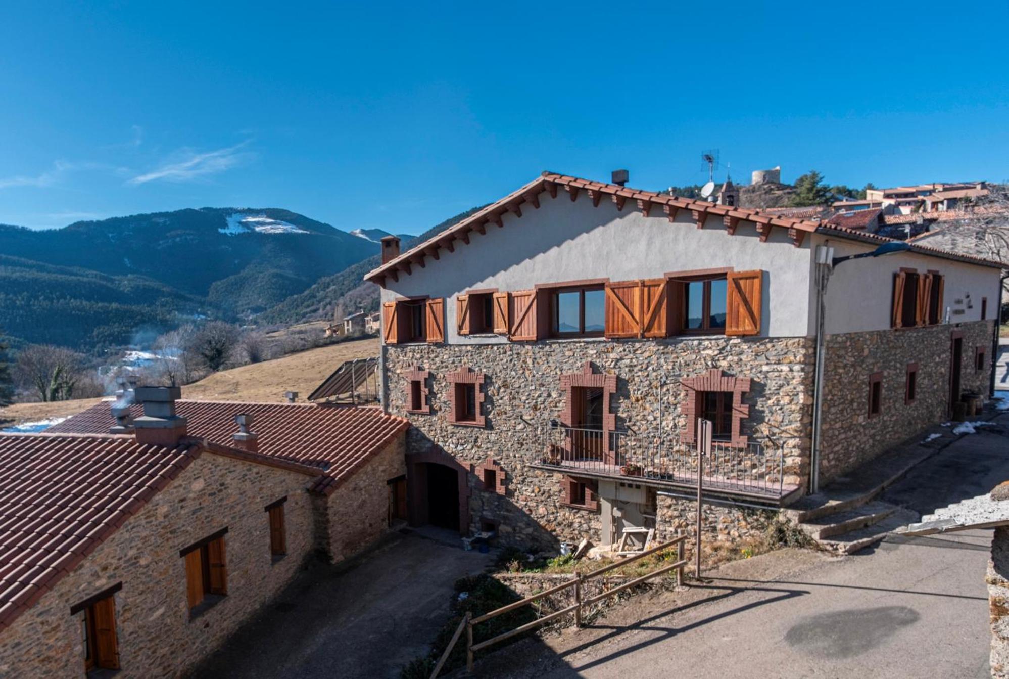 Can Tubau - Casa Rural - Apartaments Campelles ภายนอก รูปภาพ