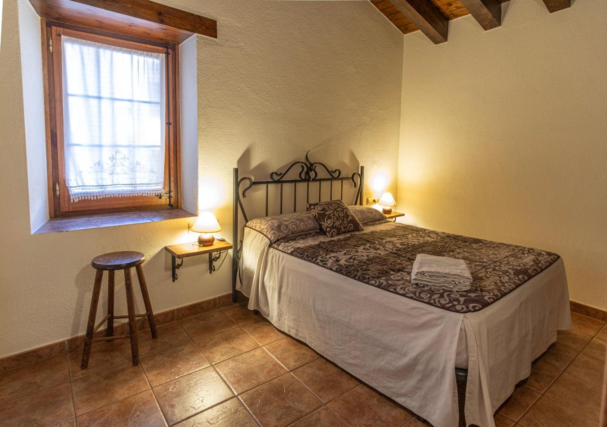 Can Tubau - Casa Rural - Apartaments Campelles ภายนอก รูปภาพ
