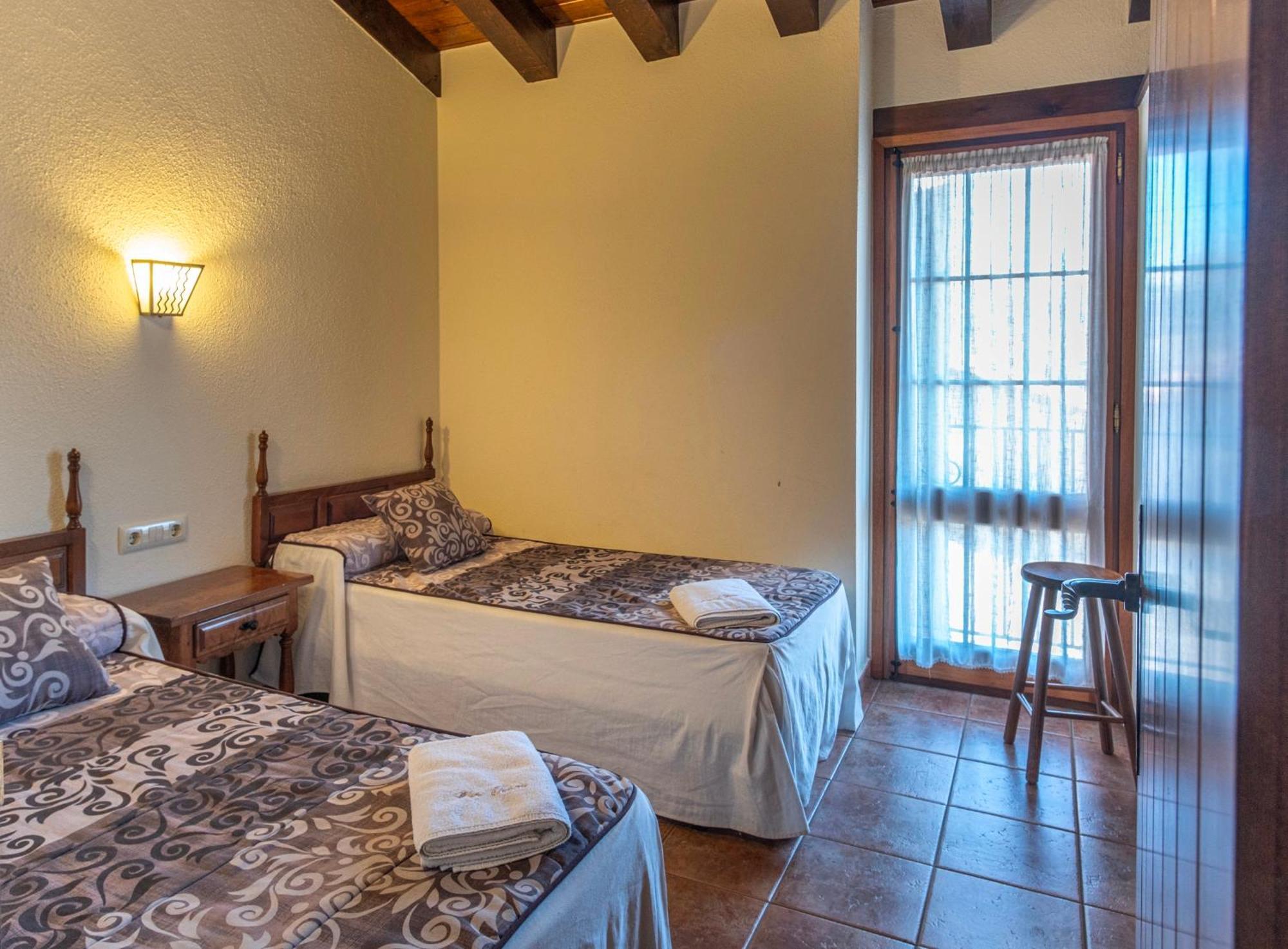 Can Tubau - Casa Rural - Apartaments Campelles ภายนอก รูปภาพ