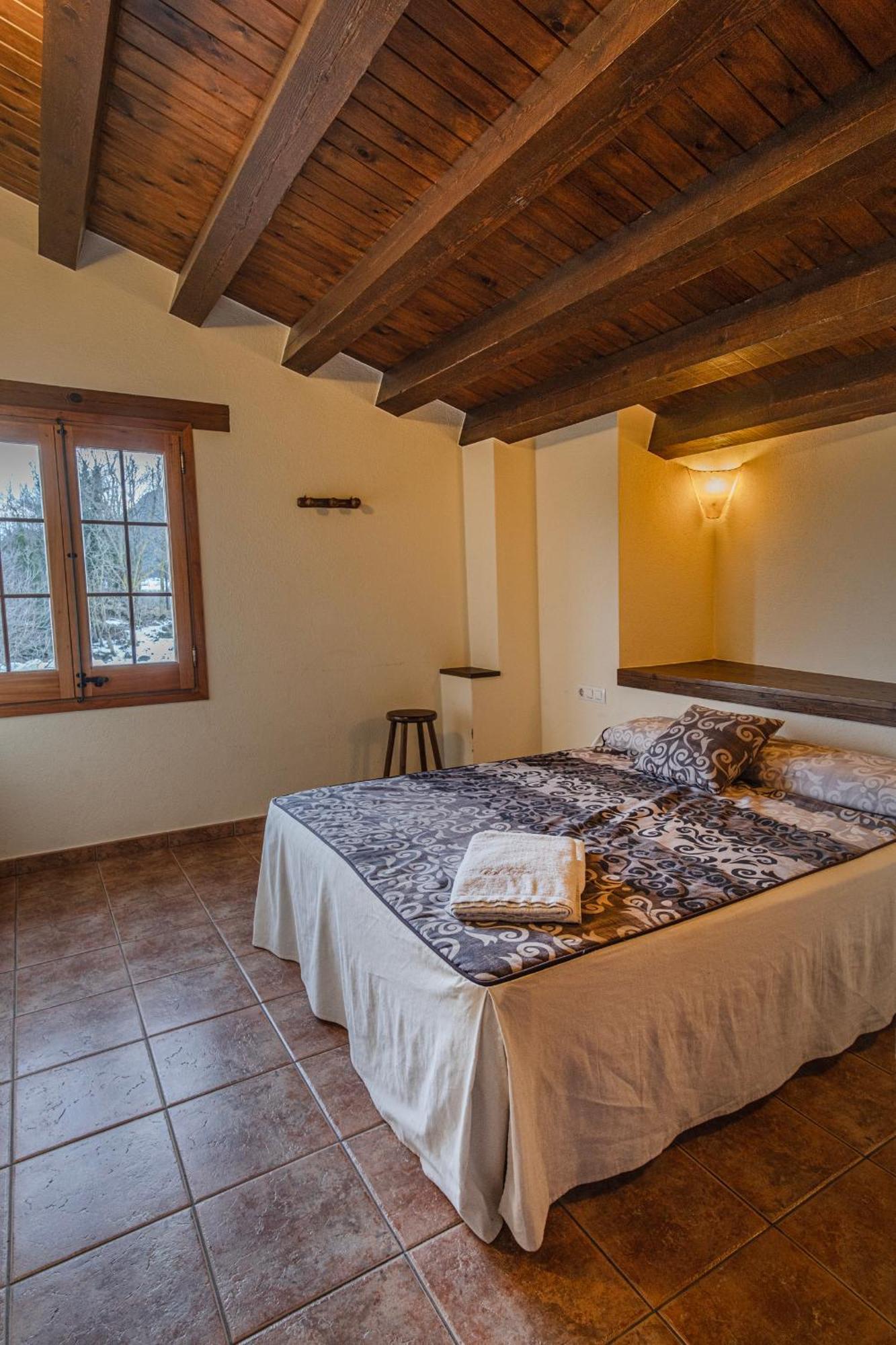 Can Tubau - Casa Rural - Apartaments Campelles ภายนอก รูปภาพ