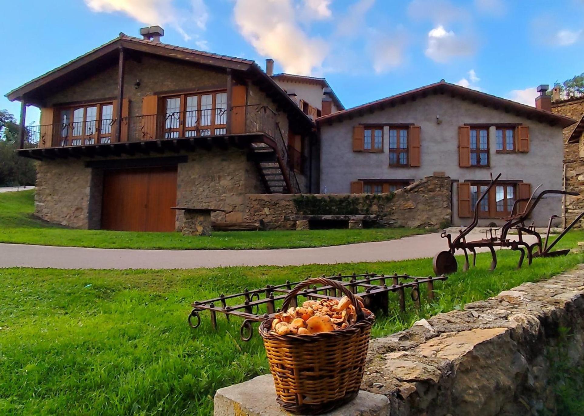 Can Tubau - Casa Rural - Apartaments Campelles ภายนอก รูปภาพ