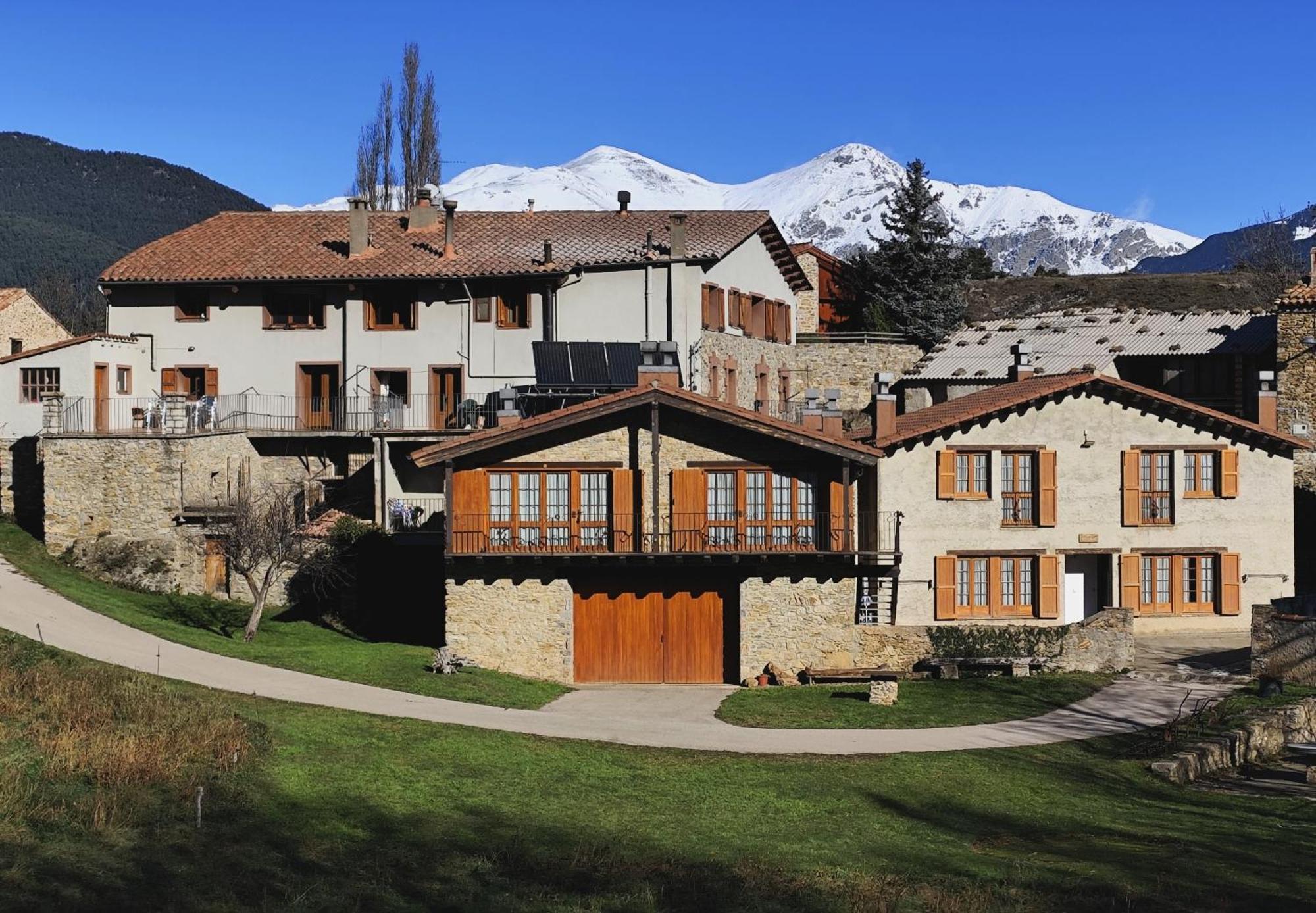 Can Tubau - Casa Rural - Apartaments Campelles ภายนอก รูปภาพ
